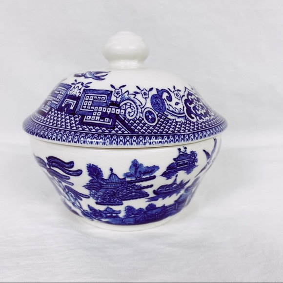 Vintage English Blue Willow Sugar Bowl w/Lid